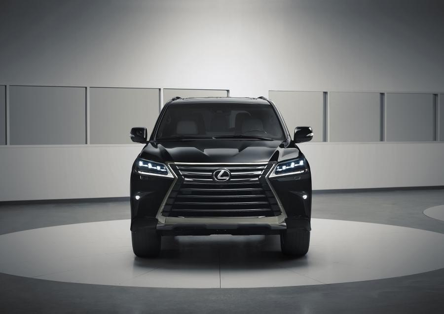  Lexus LX570 Inspiration Series (URJ200) 2018 года  (NA) (фото 2 из 9)